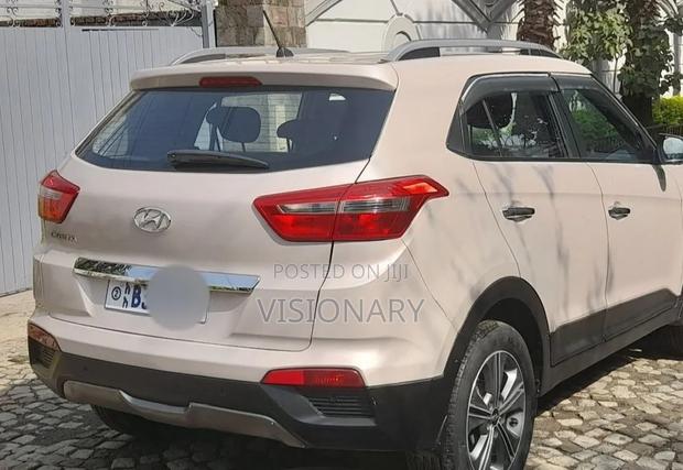 Hyundai Creta 2017 Pink