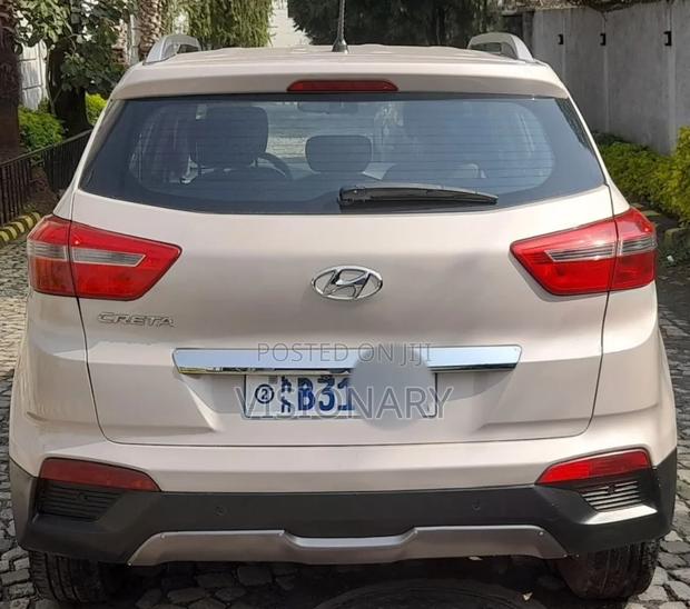 Hyundai Creta 2017 Pink