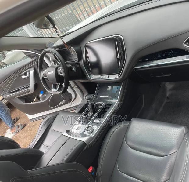 Jetour X70 Plus 2022 White