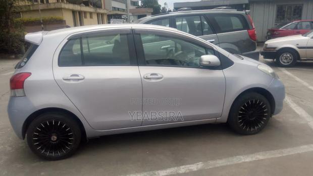 Toyota Yaris 2010 Silver