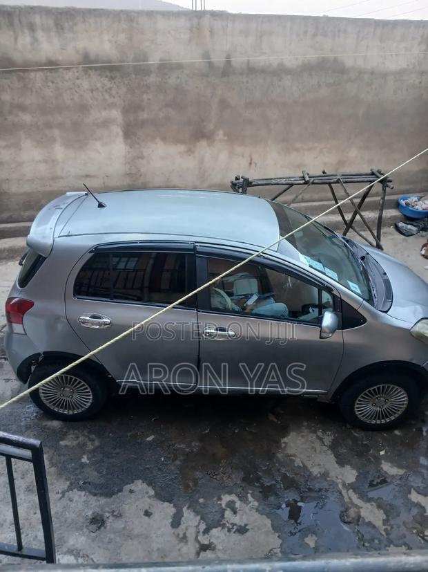 Toyota Yaris 2008 Gray
