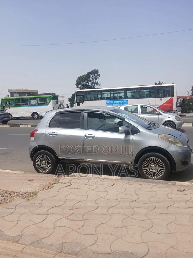 Toyota Yaris 2008 Gray