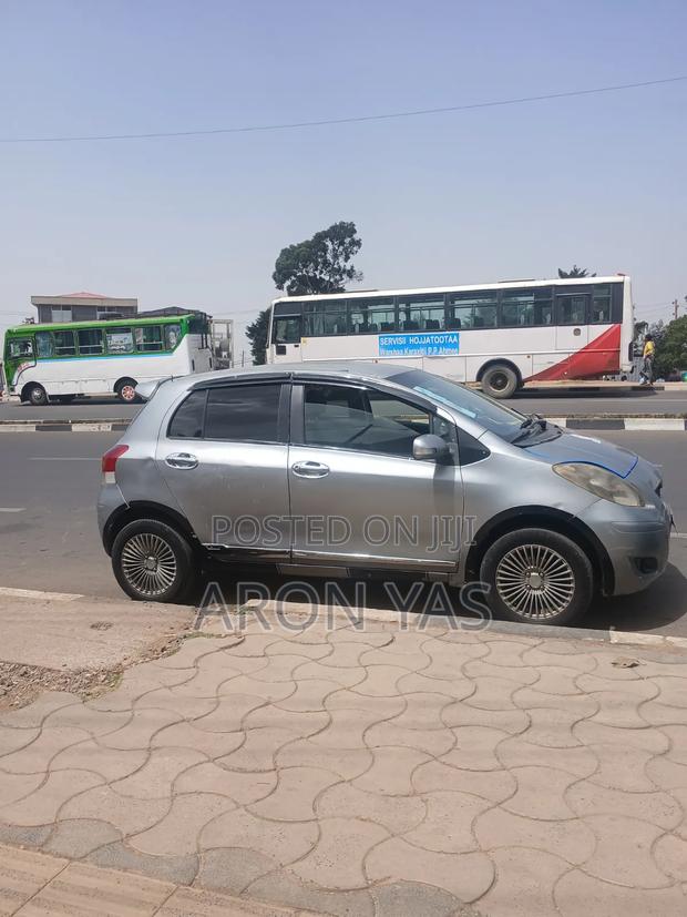 Toyota Yaris 2008 Gray
