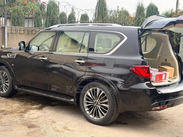 Infiniti QX80 2018 Gray