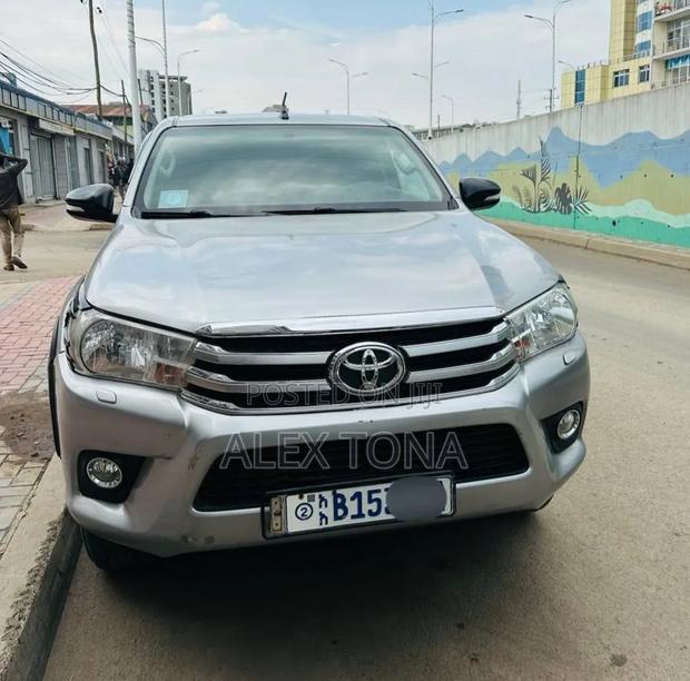 Toyota Hilux 2017 Gold