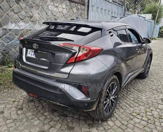 Toyota C-HR 2017 Gray