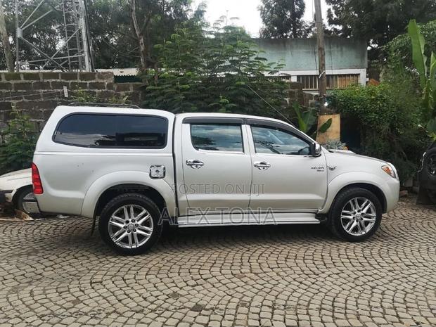 Toyota Hilux 2007 Gold