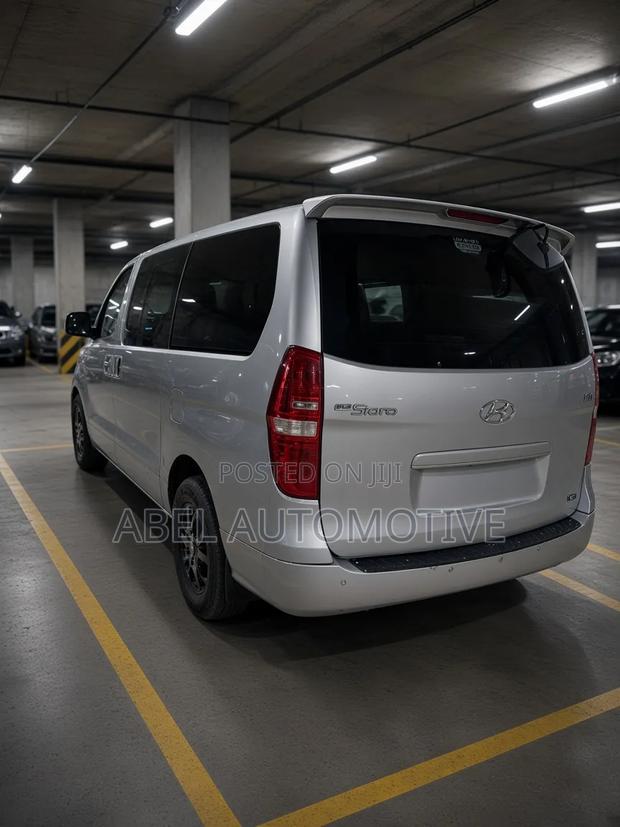 Hyundai H200 2007 Silver