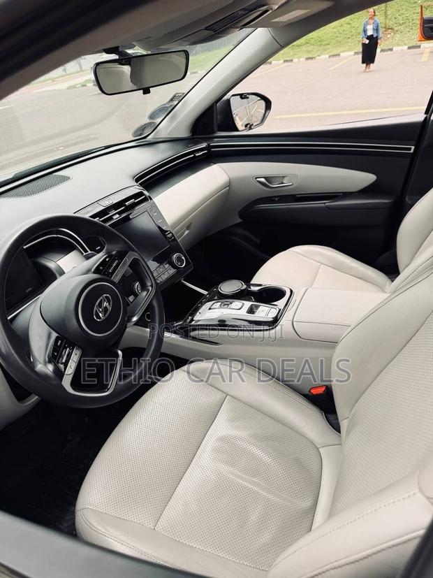Hyundai Tucson 2023 Gray