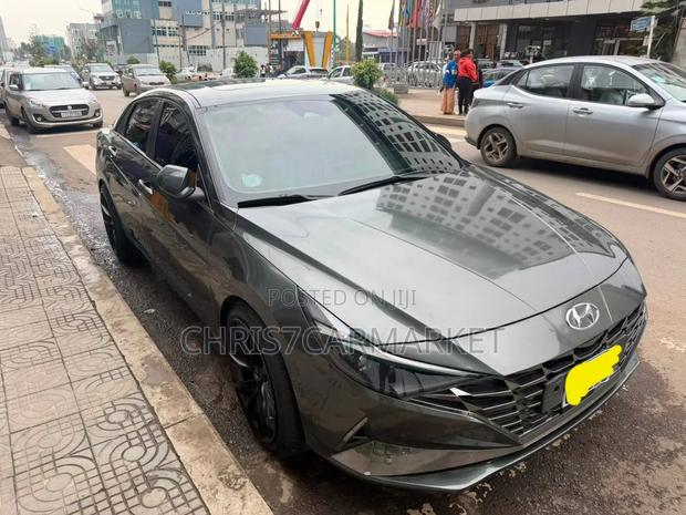 Hyundai Avante 2022 Gray
