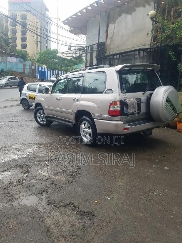 Toyota Land Cruiser 2006 Blue