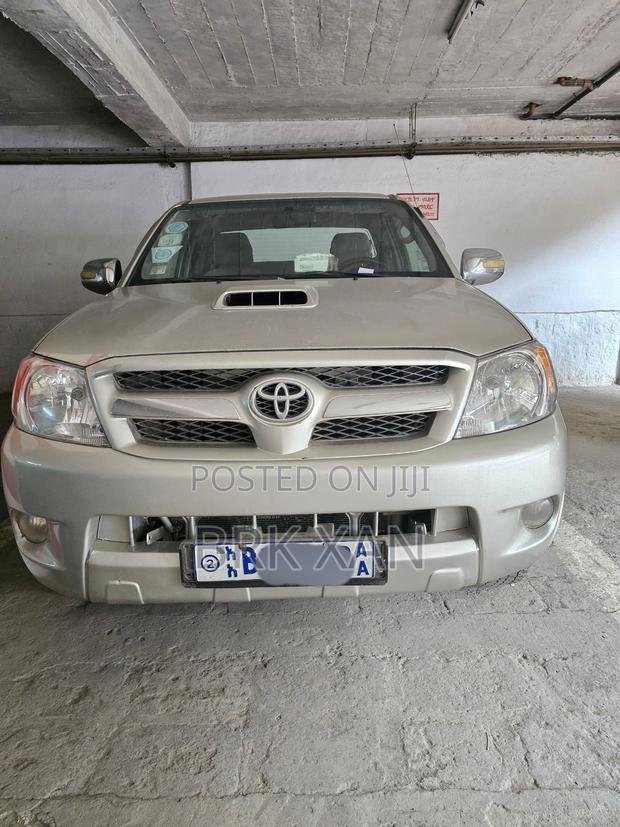 Toyota Hilux 2008 Gold
