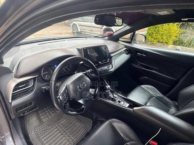 Toyota C-HR 2020 Gray