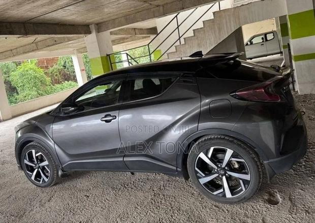 Toyota C-HR 2020 Gray