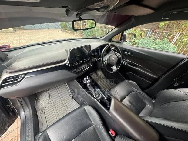 Toyota C-HR 2020 Gray