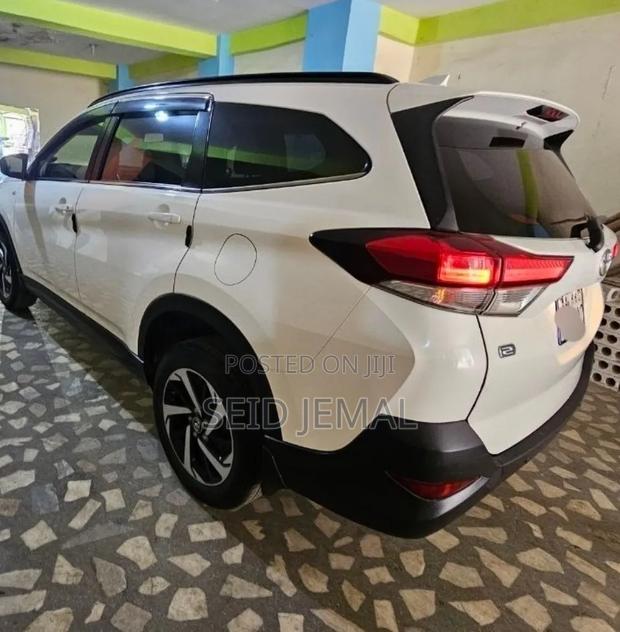 Toyota Rush 2023 White