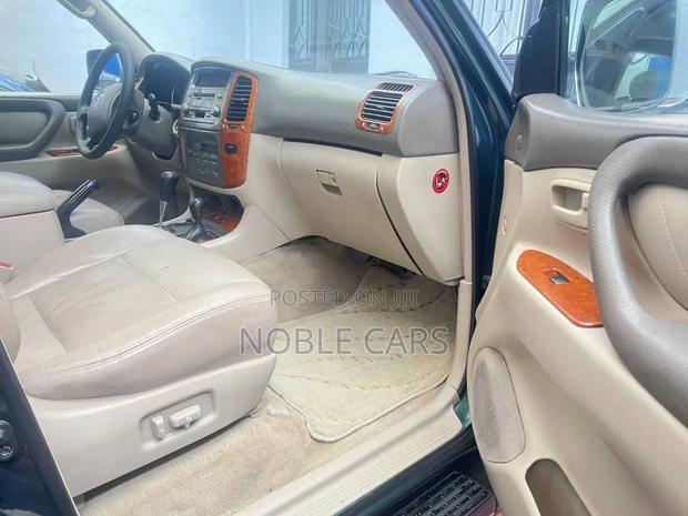 Toyota Land Cruiser 2007 Gray