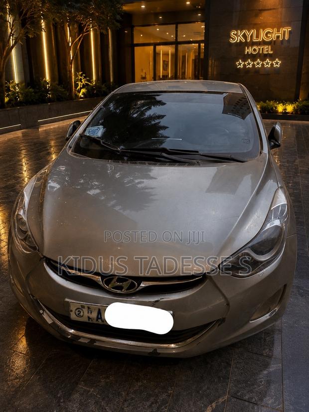 Hyundai Avante 2012 Gray