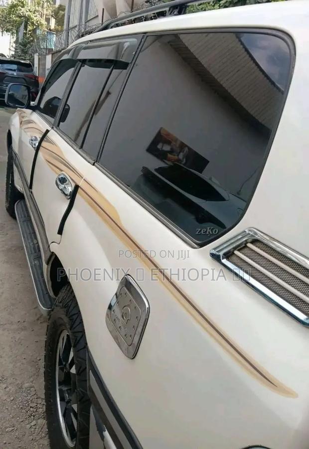 Toyota Land Cruiser 2007 White