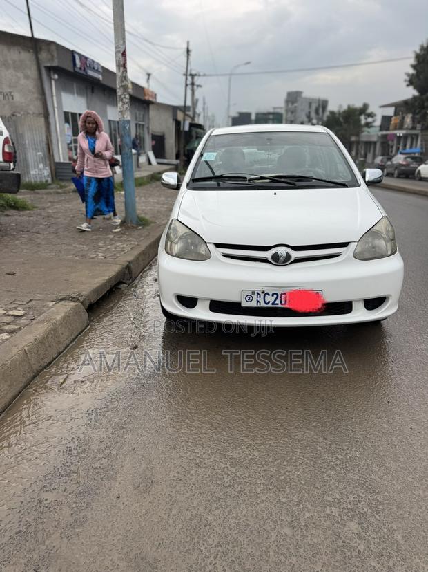 Toyota Platz 1.0 FWD 2005 White
