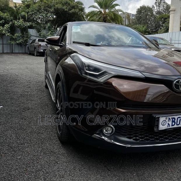 Toyota C-HR 2017 Brown