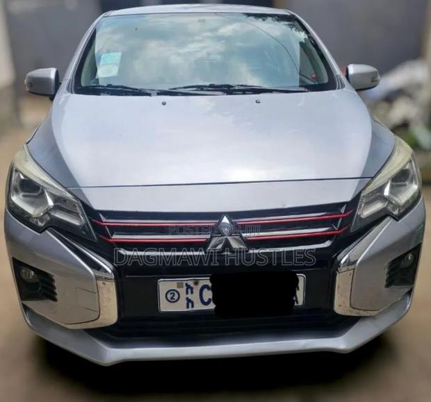 Mitsubishi Attrage 2022 Silver