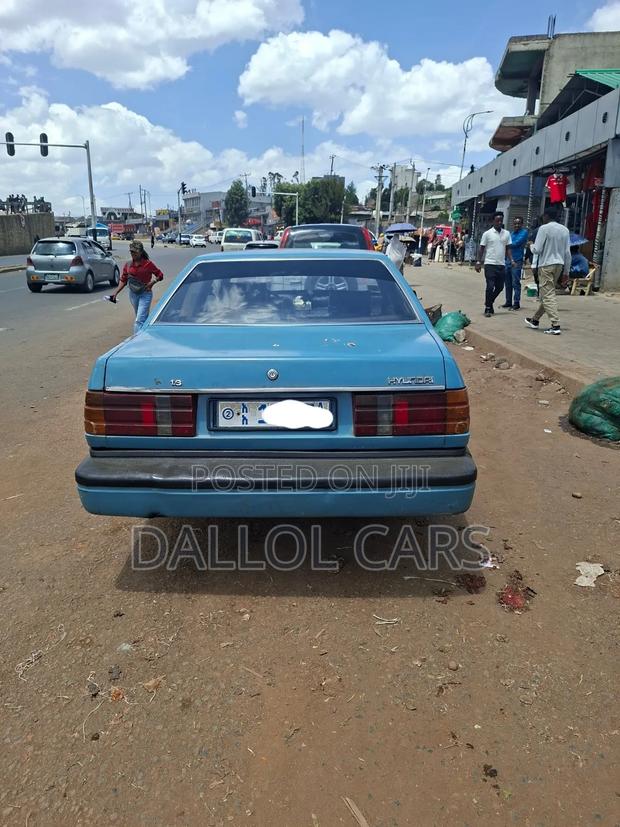 Hyundai Stellar 1987 Blue