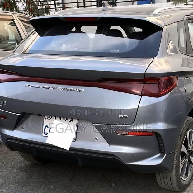 BYD E2 43 kWh 94 hp FWD 2024 Silver