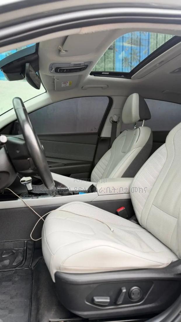 Hyundai Avante 2023 Green