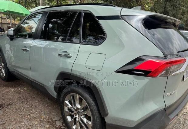 Toyota RAV4 2021