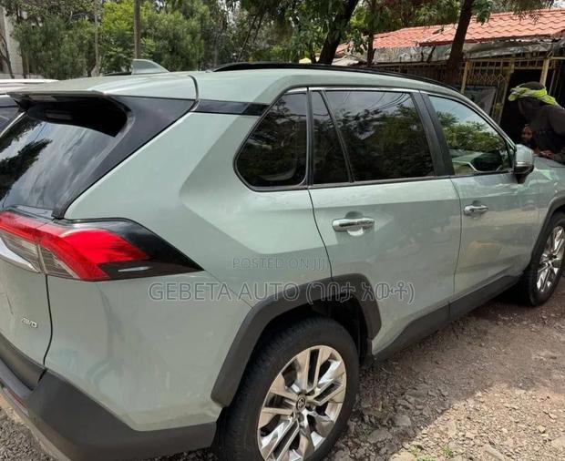 Toyota RAV4 2021