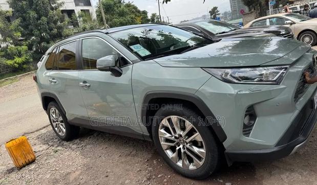 Toyota RAV4 2021