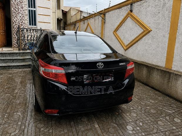 Toyota Yaris 2016 Black