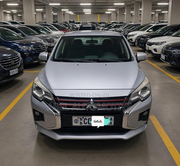 Mitsubishi Attrage 2022 Silver