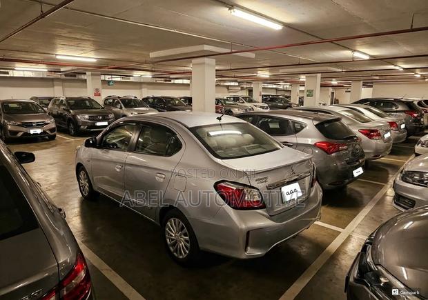 Mitsubishi Attrage 2022 Silver