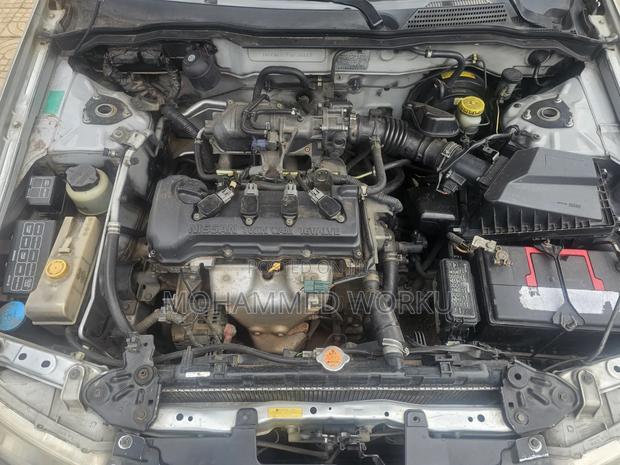 Nissan Sunny B15 Sedan 1.3 2004 Silver