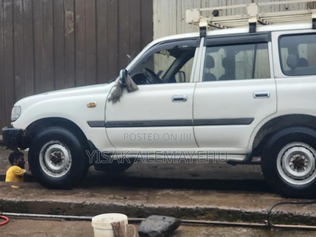 Toyota Land Cruiser 1996 White