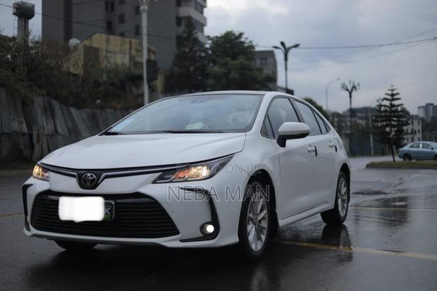Toyota Corolla 2022 White