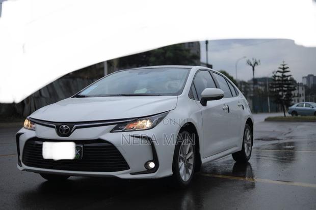 Toyota Corolla 2022 White