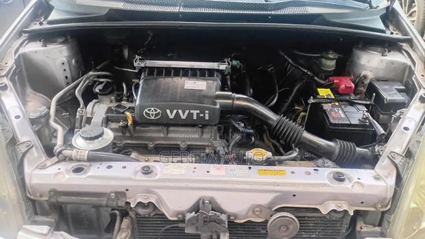 Toyota Vitz 2004