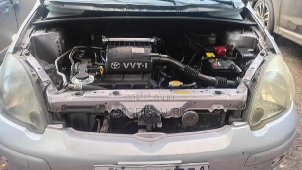 Toyota Vitz 2004
