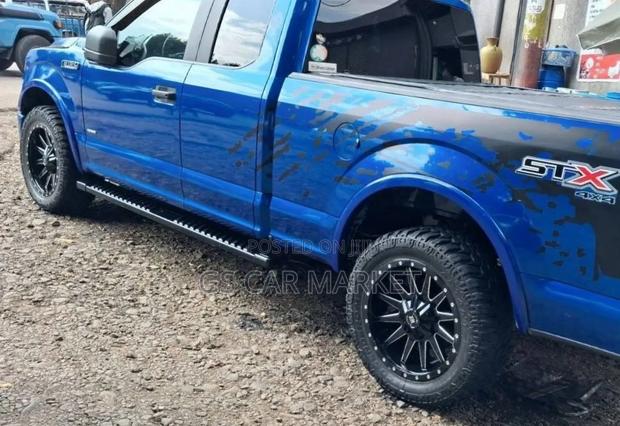 Ford F-150 2018 Blue