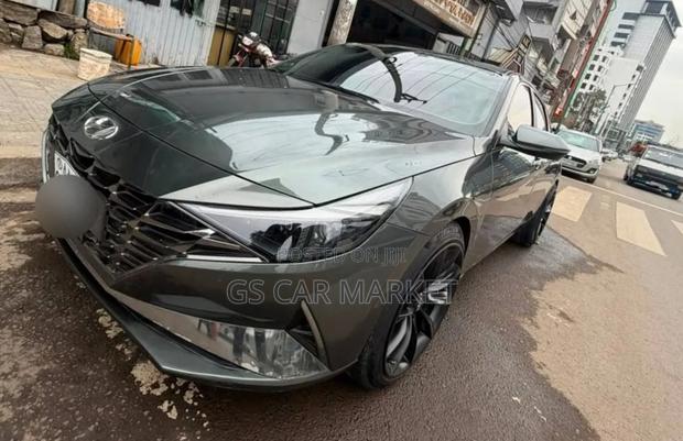 Hyundai Avante 2022 Teal