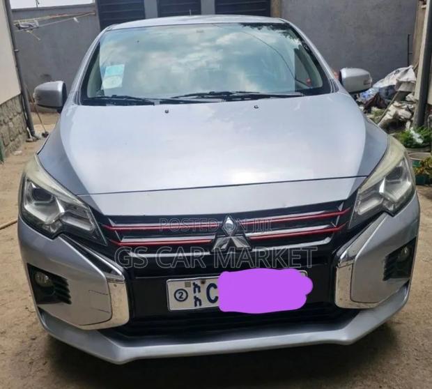 Mitsubishi Attrage 2022 Silver