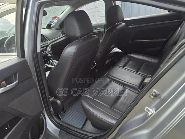 Hyundai Avante 2017 Gray
