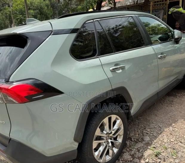 Toyota RAV4 2021 Teal