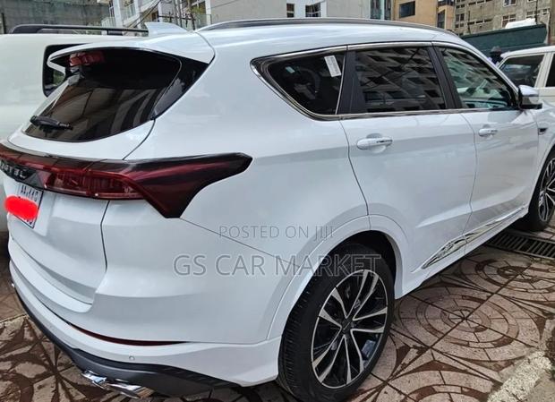 Jetour X70 Plus 2022 White
