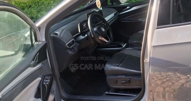 Volkswagen ID.4 2024 Gray
