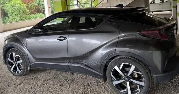 Toyota C-HR 2020 Gray