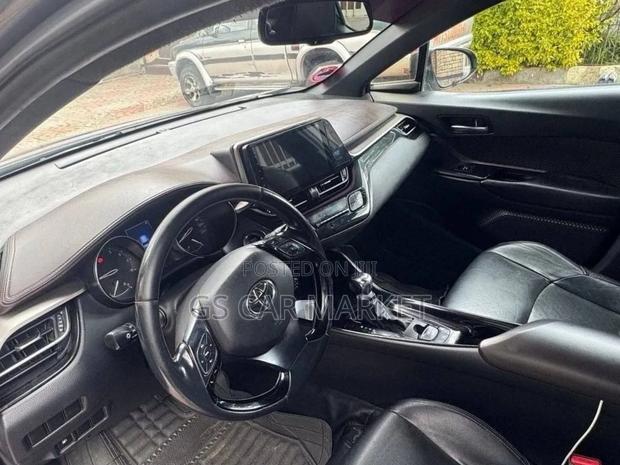 Toyota C-HR 2020 Gray